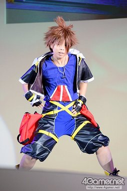 TGS 2013200̾Υץ쥤䡼ѥեޥ󥹤ϪCosplay Collection Nightפեȥݡ