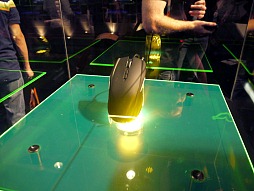 E3 2012Razer֡˿ޥRazer TaipanפȡMechWarrior Onlineѥȥ餬Ÿ