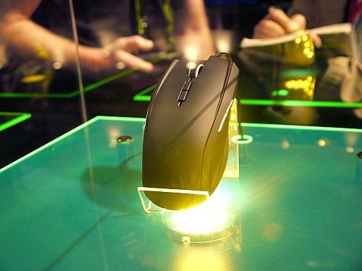 E3 2012Razer֡˿ޥRazer TaipanפȡMechWarrior Onlineѥȥ餬Ÿ