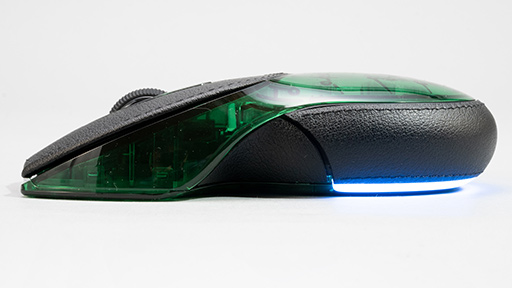 画像ギャラリー No.013のサムネイル画像 / 約23万円でも完売したマウス!?　Razer初のゲーマー向けマウスを復刻した「Razer Boomslang」20周年モデルを写真で見る