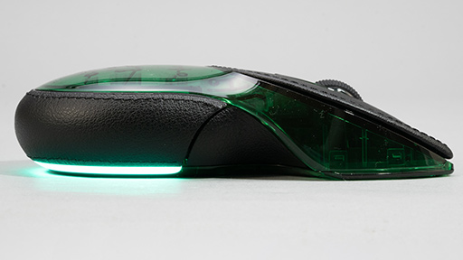 画像ギャラリー No.014のサムネイル画像 / 約23万円でも完売したマウス!?　Razer初のゲーマー向けマウスを復刻した「Razer Boomslang」20周年モデルを写真で見る