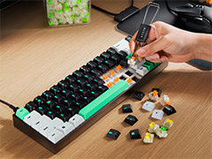 Razerからキースイッチを交換できるメカニカルキーボード「Reclusa X Mini 65％」が発売に