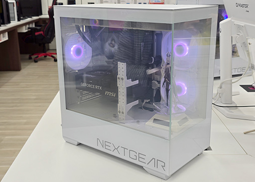 画像ギャラリー No.002のサムネイル画像 / ボタンひとつでPCの中身を魅せる,隠せる「クリアシフト」搭載ゲームPCがNEXTGEARから登場