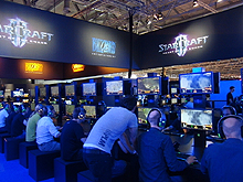 #002Υͥ/GamescomϡStarCraft IIפγĥѥåStarCraft II: Hearts of the Swarmפ̸˥ץ쥤֥Blizzard DOTAפʹ