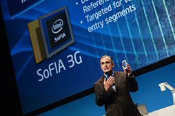 Intel֥åȸAtomRockchipȤȤȯɽǥ緿SoCSoFIAפ4CPUǤLTEǤ2015ǯȾ