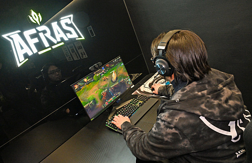 画像ギャラリー No.001のサムネイル画像 / 今どきはゲームも立派なお習い事？　「LoL」を“eスポーツスクール”でコーチングしてもらってきた体験記