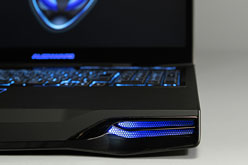 PRֺۡǶvs.ǶסALIENWARE M18xHD 6990M CFXǥGTX 580M SLIǥ롤ĺ