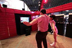 TGS 2010Ͽɥ֥֥ץ饹Happy Daily Lifeʲˡפ̤ܶȥ2011ɤ֥å˥ λͷ֡KONAMI֡®