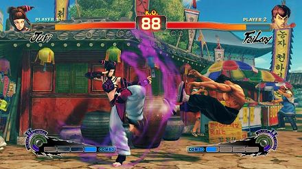 画像集#004のサムネイル/日本各地で開かれる「スーパーストリートファイターIV」の店頭体験会に急げ。そこで“油まみれの親父”と“キツめなテコンドー美女”の技を体験するんだ