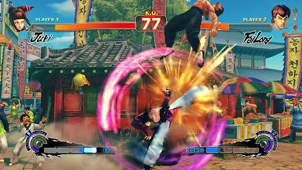 画像集#008のサムネイル/日本各地で開かれる「スーパーストリートファイターIV」の店頭体験会に急げ。そこで“油まみれの親父”と“キツめなテコンドー美女”の技を体験するんだ