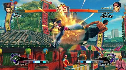 画像集#012のサムネイル/日本各地で開かれる「スーパーストリートファイターIV」の店頭体験会に急げ。そこで“油まみれの親父”と“キツめなテコンドー美女”の技を体験するんだ