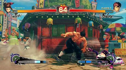 画像集#015のサムネイル/日本各地で開かれる「スーパーストリートファイターIV」の店頭体験会に急げ。そこで“油まみれの親父”と“キツめなテコンドー美女”の技を体験するんだ