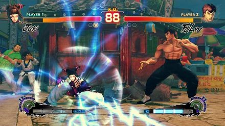 画像集#016のサムネイル/日本各地で開かれる「スーパーストリートファイターIV」の店頭体験会に急げ。そこで“油まみれの親父”と“キツめなテコンドー美女”の技を体験するんだ