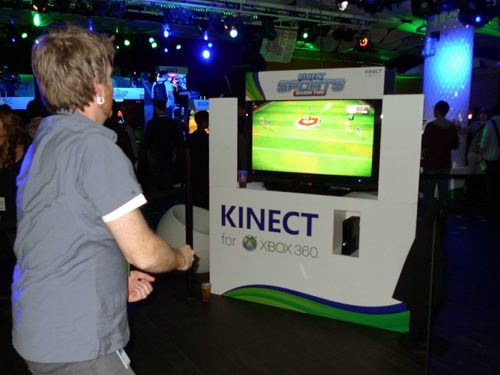 E3 2011ϥ꡼Xbox 360ǿȥ˿줿Microsoft쥻ץͤϤꤪϤ