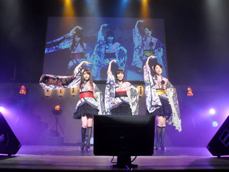 画像ギャラリー No.004のサムネイル画像 / 熱き武将達が再び集結！　ライブ，トーク，ゲーム大会と，大いに盛り上がった「バサラ祭2011〜夏の陣〜」の模様をレポート