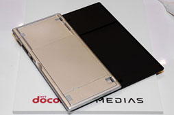 ɥ⡤Xperia Zפ2MEDIASʤ2013ǯեǥ륹ޡȥե֥åȤȯɽܥǥäȻȤäƤߤ 