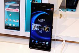 ɥ⡤Xperia Zפ2MEDIASʤ2013ǯեǥ륹ޡȥե֥åȤȯɽܥǥäȻȤäƤߤ 