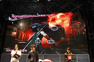 TGS 2011ϥ奦Ȱ˶ǺƤۤTeam NINJAβ᤬NINJA GAIDEN 3פ̥ϤˤĤƸäơݡ