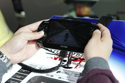 E3 2011ϥѥΰŻǦƻ2פPS Vita˳ȯ档ǥǥǤץ쥤Ƥ