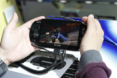 E3 2011ϥѥΰŻǦƻ2פPS Vita˳ȯ档ǥǥǤץ쥤Ƥ