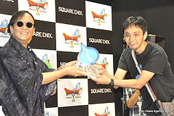 画像ギャラリー No.008のサムネイル画像 / オンラインゲームに対する社会の理解がどう変わるのか楽しみ――「ドラゴンクエストX」発売記念イベント会場で,堀井雄二氏と齊藤陽介氏にインタビュー