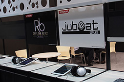 TGS 2012ϡjubeatץ꡼KONAMI֡·ǿjubeat saucerפXperiaǡjubeat plusפˤĤơǥ쥯ؤʹƤߤ