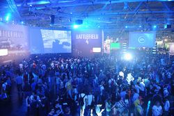 gamescomϡBattlefield 4פΥץ쥤򥭥ץ㤷ࡼӡǺܡ桹ɥĤgamescom 2013θΤϡ襤ä