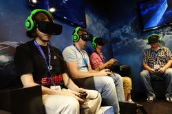 gamescomϡEVE OnlineפΥԥ󥪥եȥEVE: ValkyrieפϡOculus RiftбΥޥץ쥤塼ƥ󥰥