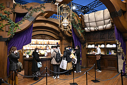 ���������꡼ No.006�Υ���ͥ������ / �֥���֥�ե���2025�ץե��ȥ�ݡ��ȡ������ˤϡȵ�������ȯ���ɤ⡣���ȥ饯������Ÿ��ʪ�����ơ������٥�Ȥ��ڤ��᤿�����ͻҤ�Ҳ�