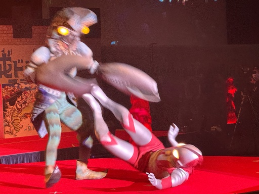 画像ギャラリー No.012のサムネイル画像 / 「城ドラフェスティバル2025-2026 〜2.14“超”集合〜」会場レポート。ウルトラマンVS. バルタン星人のヒーローショー,白熱の大会で大賑わい