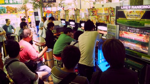 画像集#002のサムネイル/アーケードTCG「BASEBALL HEROES 2014」のロケテストが本日開始。100人を超えるファンが集まった会場の模様を，新要素の概要と共にお届け