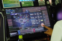 画像集#004のサムネイル/アーケードTCG「BASEBALL HEROES 2014」のロケテストが本日開始。100人を超えるファンが集まった会場の模様を，新要素の概要と共にお届け