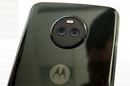 Motorolaǥ奢ܤοޡȥեMoto X4פȯ䡣Moto ModsפοȤʤ륲ѥåɤ