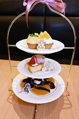 画像ギャラリー No.010のサムネイル画像 / 「プリコネR」×「スイパラ」試食会レポ。見た目だけでなく味も満足なオリジナルメニュー。1品だけでもおなかがいっぱいに