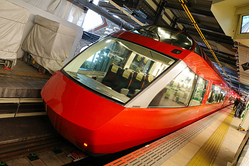 画像ギャラリー No.006のサムネイル画像 / リアルを走り，デジタルに手を振る「オンクレの中の人たち」。タイトーオンラインクレーンの基地に潜入し，中の人のお仕事に密着！