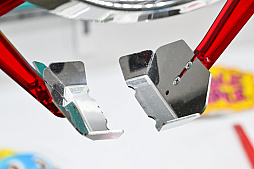 画像ギャラリー No.042のサムネイル画像 / リアルを走り，デジタルに手を振る「オンクレの中の人たち」。タイトーオンラインクレーンの基地に潜入し，中の人のお仕事に密着！