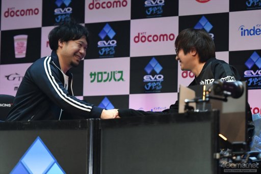 EVO Japanϼ̿ȶ˿֤Day3ϥݡȤޤȤᡣŴ7ס֥V AEפʤ4η辡Ԥ졤3֤ˤ錄Ʈ夹