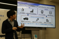 画像ギャラリー No.021のサムネイル画像 / 「うんこ」と「美少女」を題材にしたアプリ「うんコレ」は，大腸癌検診啓発のために生まれた。日本うんこ学会の石井洋介氏による講演をレポート