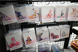 画像ギャラリー No.012のサムネイル画像 / 「ウマ娘」「グラブル」「シャドバWB」の専用商品も販売。Cygames作品のグッズを販売する“コンビニ風”店舗「CyConveni」，WACCA池袋に本日オープン