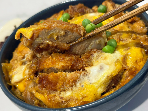 画像ギャラリー No.008のサムネイル画像 / 「文豪とアルケミスト」,永井荷風が愛したカツ丼を再現。俺のコラボカフェ:Menu 086