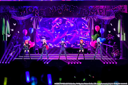 画像ギャラリー No.009のサムネイル画像 / 「プロジェクトセカイ」5周年を記念した3DCGライブをレポート。初音ミクや巡音ルカ，作中に登場する音楽ユニットのメンバーが等身大の姿で歌う！