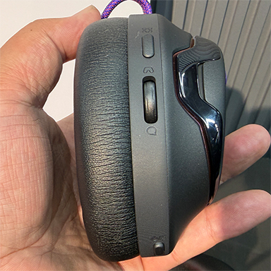 画像ギャラリー No.004のサムネイル画像 / 装着感と音質にこだわったゲーマー向けワイヤレスヘッドセット「JBL Quantum 950」など計3製品が国内発表