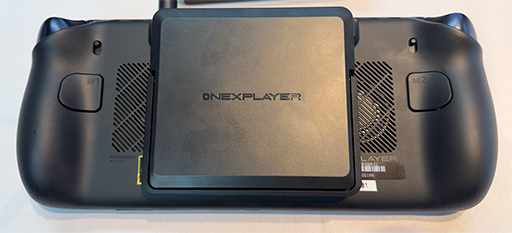 画像ギャラリー No.004のサムネイル画像 / 外付け液冷ユニットで性能を絞り出せる携帯型ゲームPC「OneXFly APEX」の予約受付がスタート