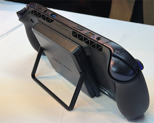 画像ギャラリー No.005のサムネイル画像 / 外付け液冷ユニットで性能を絞り出せる携帯型ゲームPC「OneXFly APEX」の予約受付がスタート