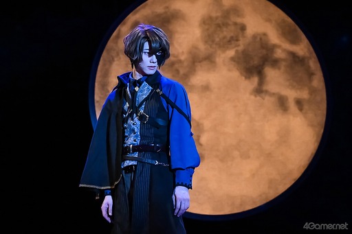 画像ギャラリー No.009のサムネイル画像 / 舞台「終遠のヴィルシュ」ゲネプロレポート。イヴとセレスの切ない恋物語をリコリス・ノワージュと炎で演出