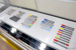 画像ギャラリー No.042のサムネイル画像 / アイドルとの思い出をたどれるワンダーランドが出現。「UTA☆PRI WONDERLAND-15th Anniversary-」会場レポート