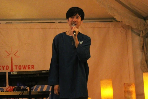 画像ギャラリー No.011のサムネイル画像 / 東京タワーのキャンドルイベントに「Sky 星を紡ぐ子どもたち」が出展。無数のキャンドルが灯る中,作中楽曲のライブパフォーマンスが響きわたる