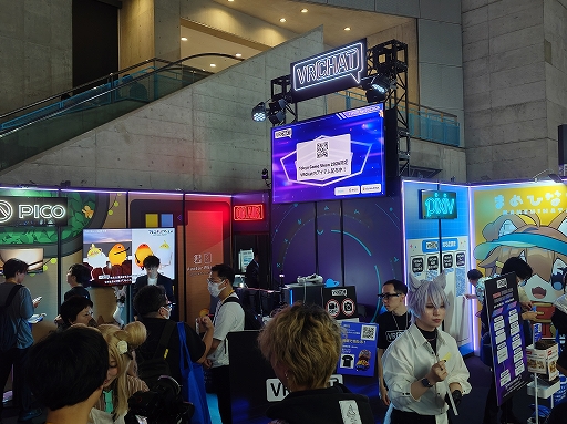 画像ギャラリー No.001のサムネイル画像 / 「VRChat」が最近，日本の展開に積極的なのはなぜ？　ピクシブとの提携でどうなる？　日本公式の“中の人”とピクシブにインタビュー［TGS2026］
