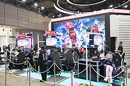 画像ギャラリー No.007のサムネイル画像 / 「ニコニコ超会議2026」に「NTE: Neverness to Everness」のブースが出展。ステージでは作中の機能を使ったレース大会や公式コスプレイヤーの撮影会も