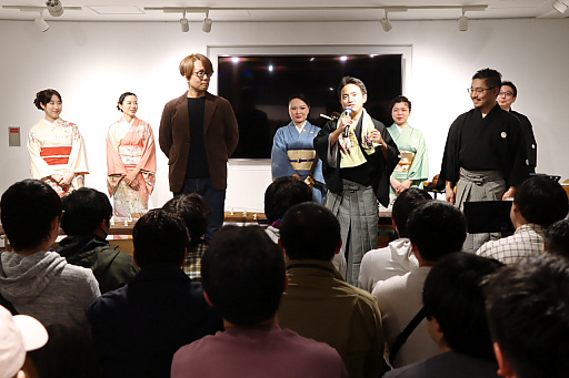 画像ギャラリー No.001のサムネイル画像 / 「風来のシレン6」の楽曲を和楽器グループ「ファミ箏」が演奏。「風来のシレン30周年記念 不思議のダンジョンストア」のミニライブをレポート